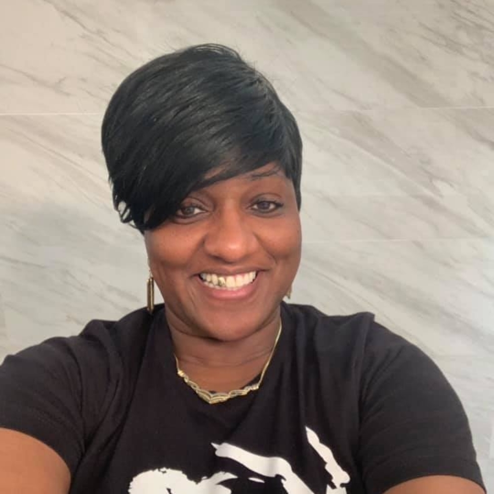 Meet your Posher, Monique